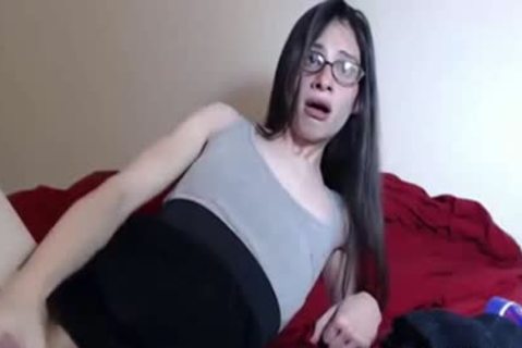 Nerdy Trap discharges sperm In Own Face