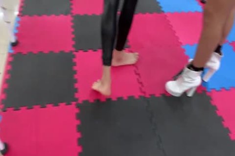 Super Vilão Aprisiona Mulher Aranha E Come Ela * Victor Hugo * Andrehot *