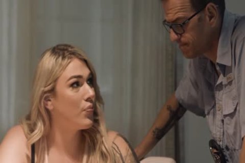 monstrous blond Ts Aspen Brooks gets Analed On The Desk