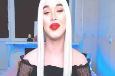 Wonder shemale tiny love muffins big pecker