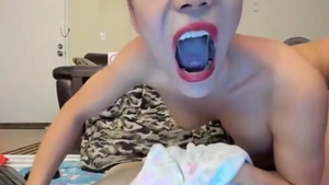 sexy ladyboy Wanks Off Her 10-Pounder