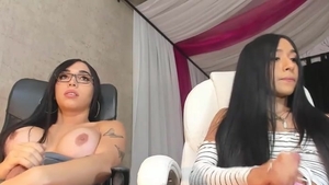 lady-man friends Have enjoyment together