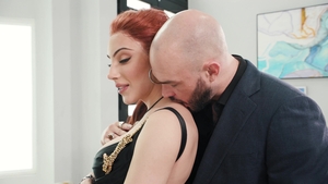 Transfixed: Sultry She-Male Surprises Herself