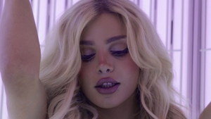 Trans Angels: Seductive Tanning with a Trans Twist